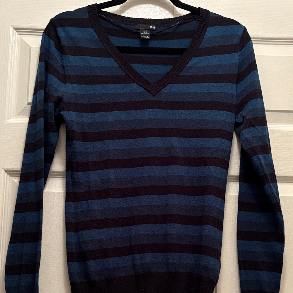 H&M Navy and Blue Striped V-Neck Sweater